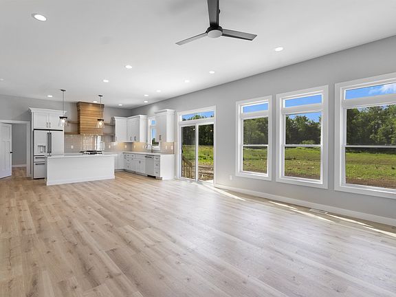 4th image of 23360 Harold Dr