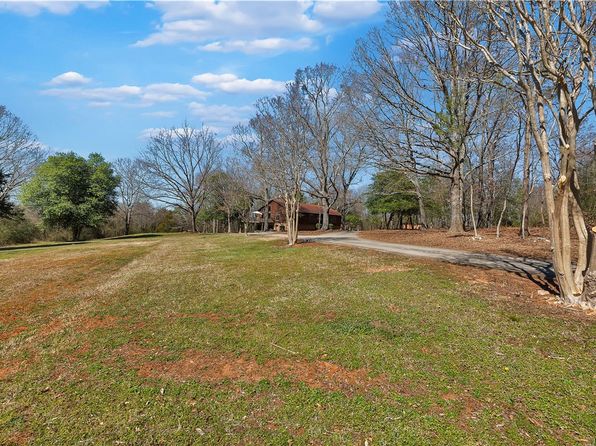 1001 Millwee Creek Rd, Pendleton, SC 29670