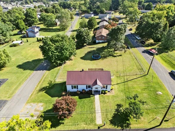 145 Darst Ave, Dublin, VA 24084