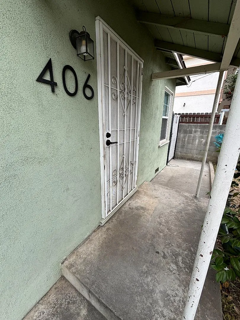 416 E Broadway - 406 Broadway — Photo 2