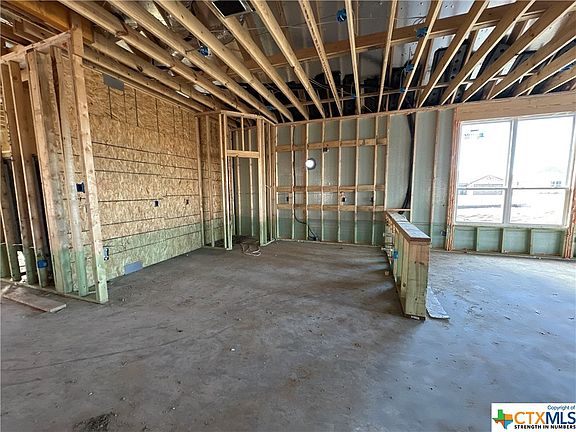 5th image of 940 James Parker Cir