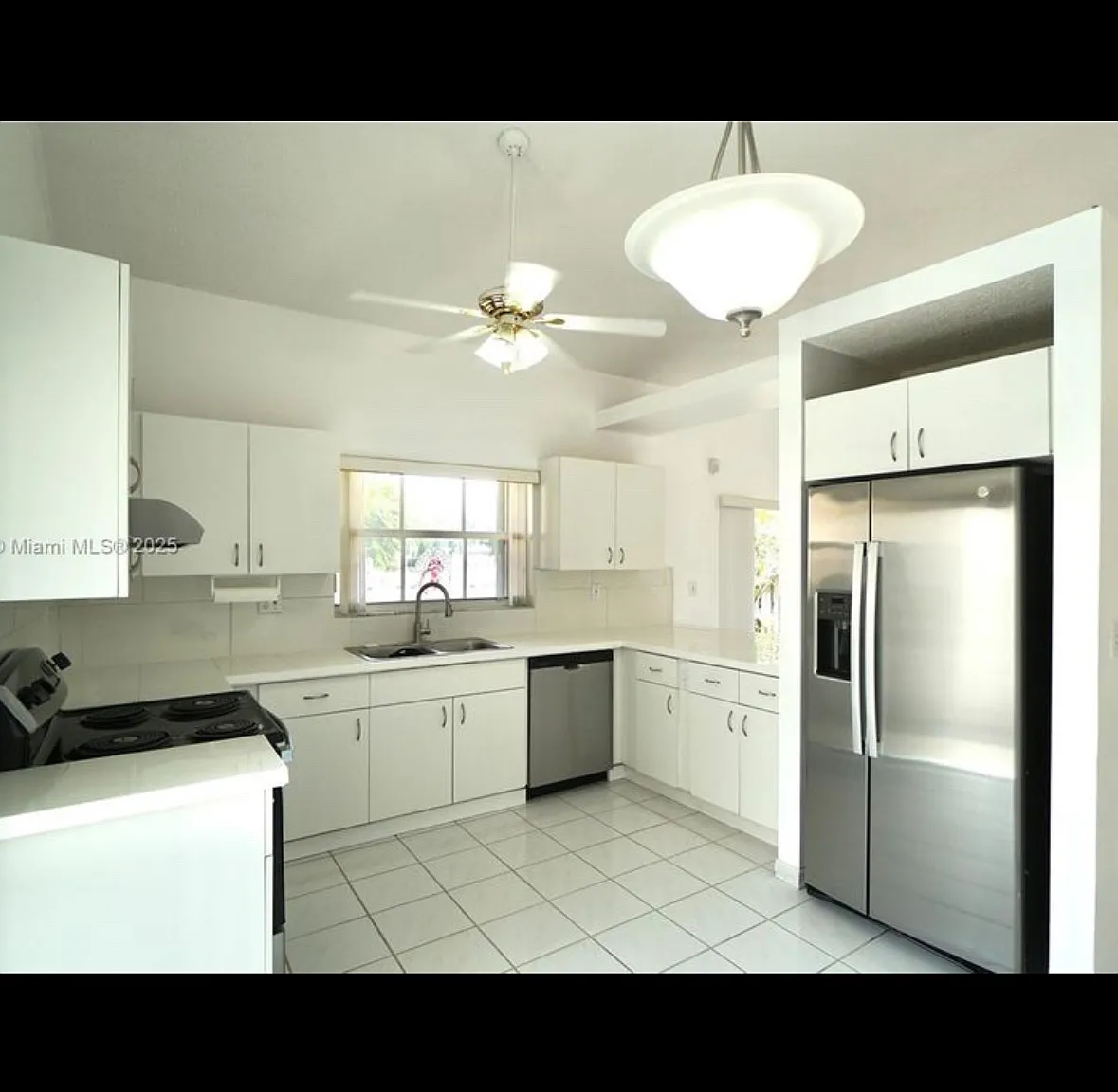 3 bed, 1734 sqft, $3,350 — Photo 4