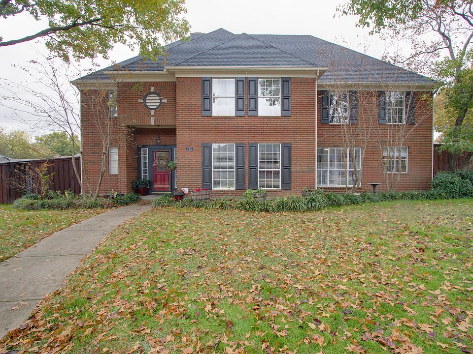 1st image of 715 Foxmoor Dr