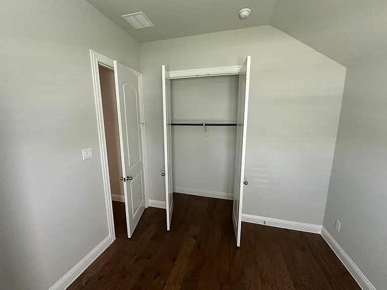 8216 Legacy Trl — Photo 3