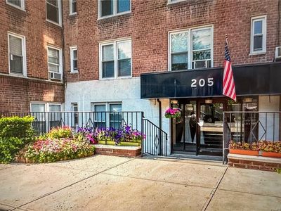 205 E 238th Street #1D, Bronx, NY, 10470