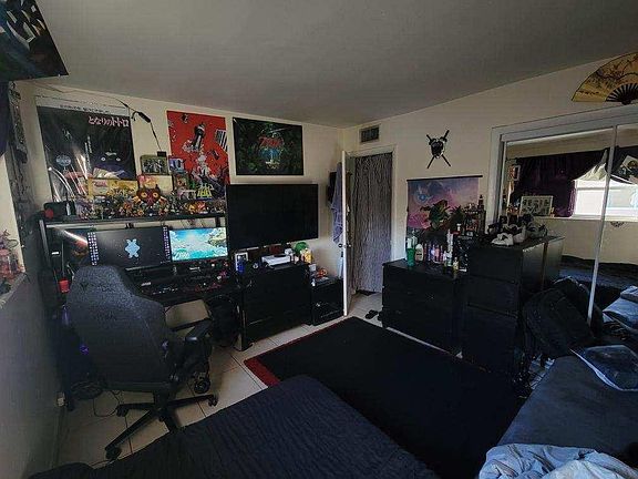 4th image of 5270 SW 90th Way #4