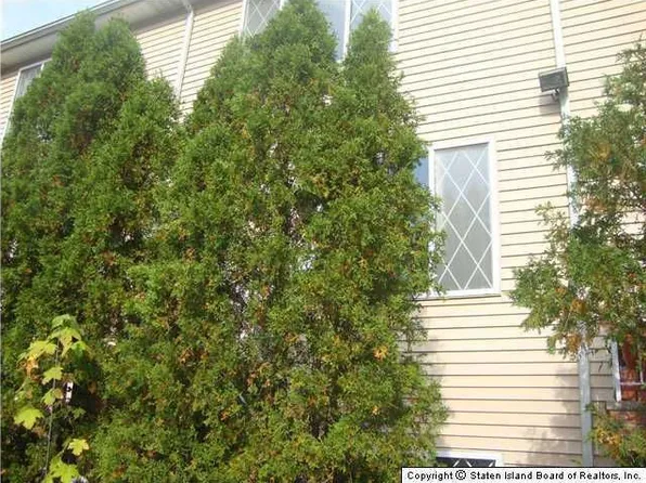 21 Greenfield Ct, Staten Island, NY 10304