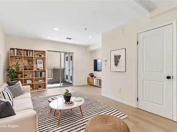14618 Gilmore St Unit 16, Van Nuys, CA 91411