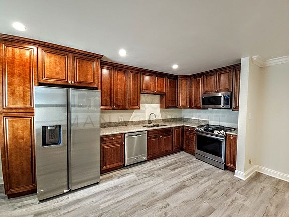 2nd image of 4240 N Lakewood Blvd APT 7