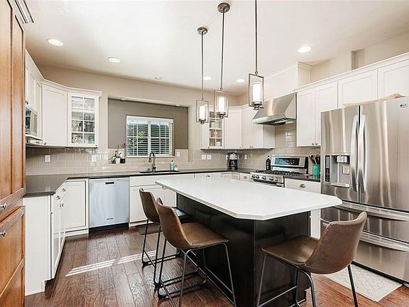 4th image of 1210 Blackberry Way