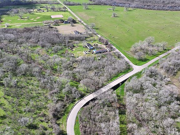 5th image of 40499 Garrett Rd