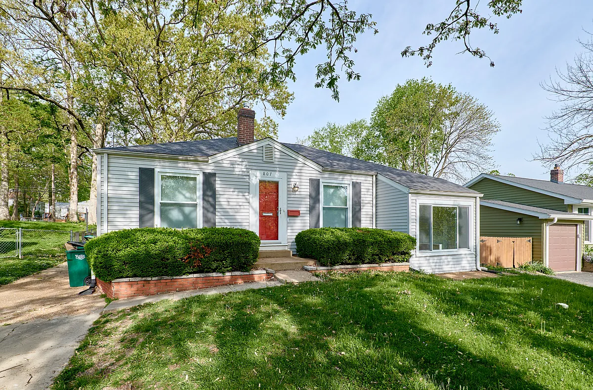 Building Photo - 807 Selma Ave