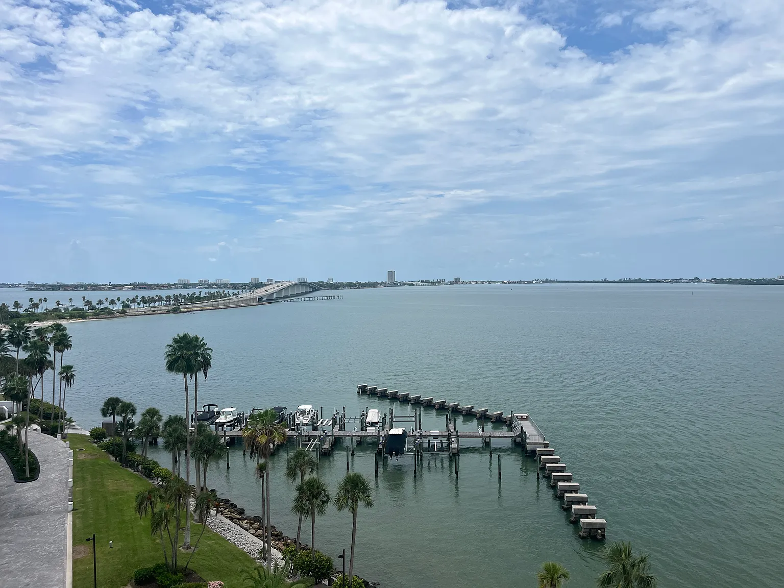 2 bed, 1555 sqft, $4,000 — Photo 4
