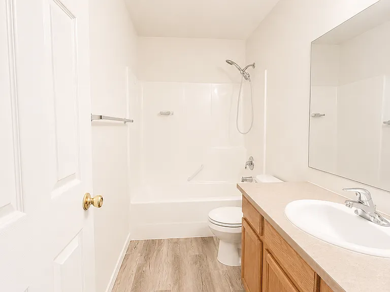 3215-3221 N Thicket Ln — Photo 10