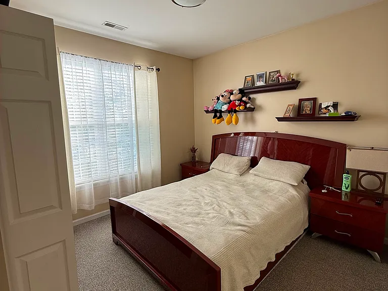 153 N Waters Edge Dr #E — Photo 4