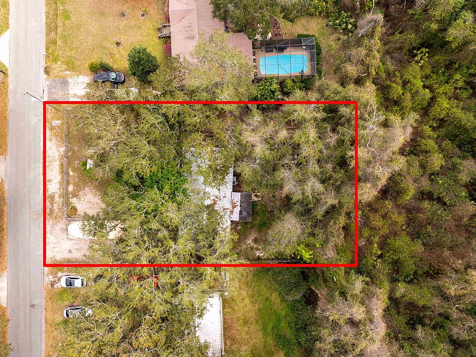 1st image of 325 Lakeshore Dr