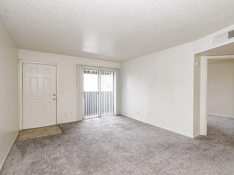 The Canyons on Colter Apartments — Photo 29