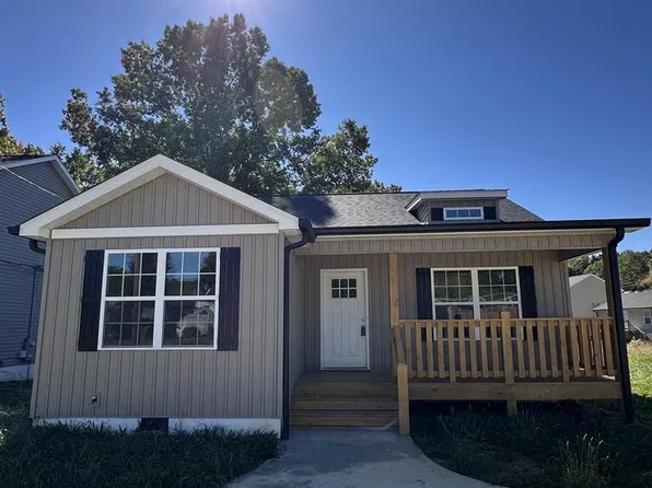 1306 Riverbend Rd, Dalton, GA 30721