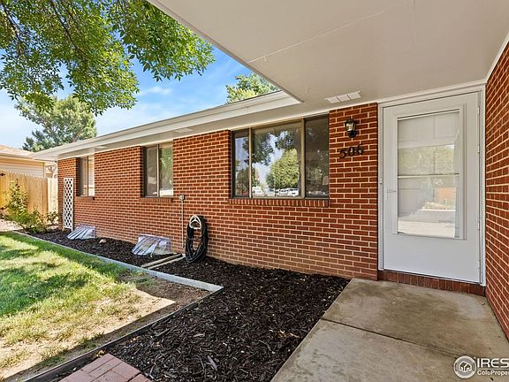 3rd image of 506 Mount Evans St