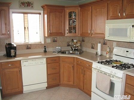 5th image of 43 Lockwood Ave