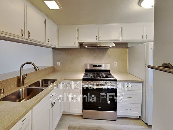 5th image of 2568 Seahorse Ave