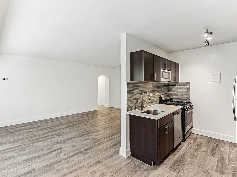 3801 Connecticut Avenue — Photo 10