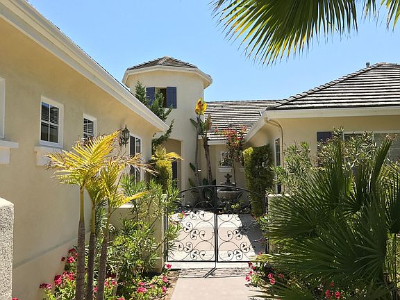 3rd image of 9243 Bernardo Lakes Dr