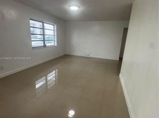 2019 Jackson St APT 105, Hollywood, FL 33020