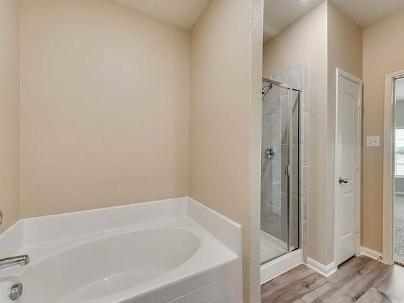 5th image of 223 Golden Sands Ln
