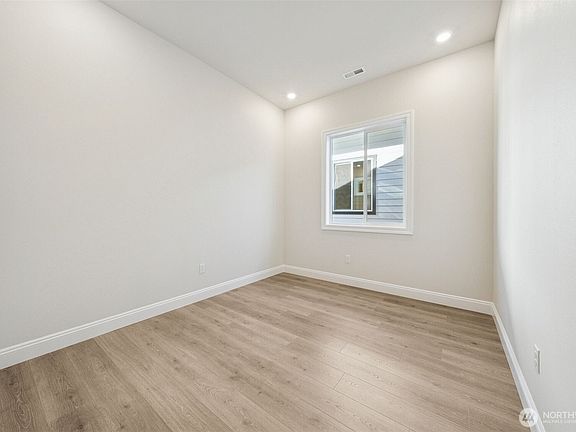 4th image of 20814 149th Street E #1429