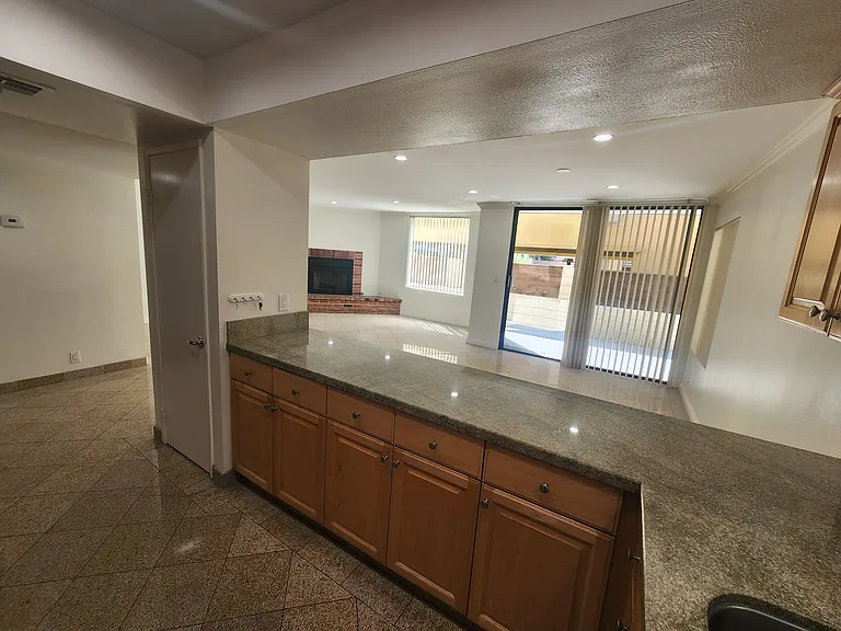 626 N Isabel St #202 — Photo 16