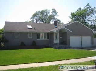 1 West Gate, Farmingdale, NY 11735