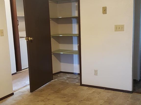 4th image of 9405 S Ash St APT C