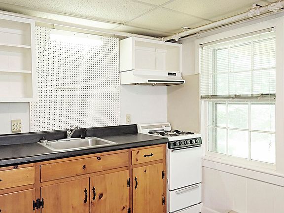 2nd image of 2704 Eton Rd #B