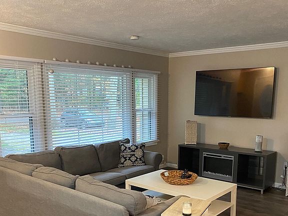 5th image of 3751 Wickham Dr