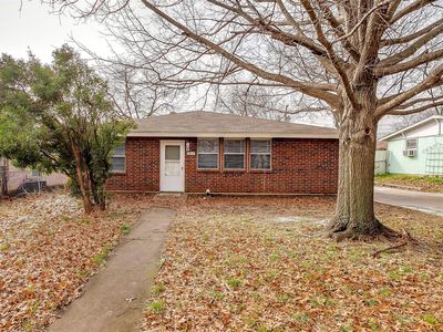 7917 Downe Dr, White Settlement, TX, 76108
