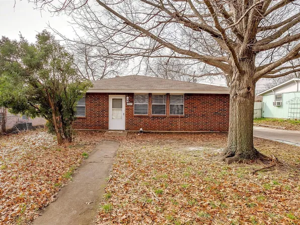 7917 Downe Dr, White Settlement, TX 76108