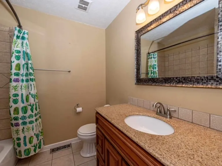 2620 Lesa Ln — Photo 11
