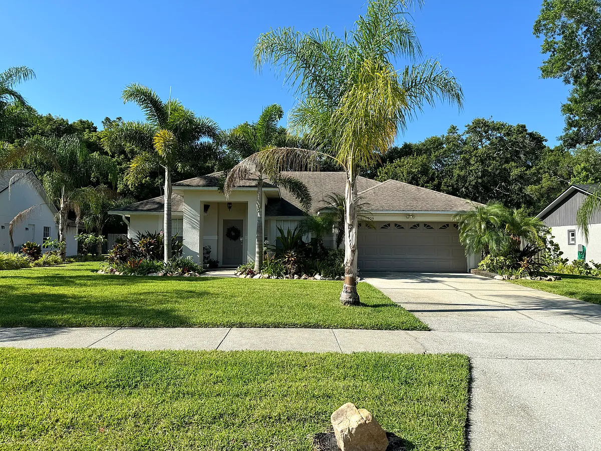 Building Photo - 1056 Spring Loop Way