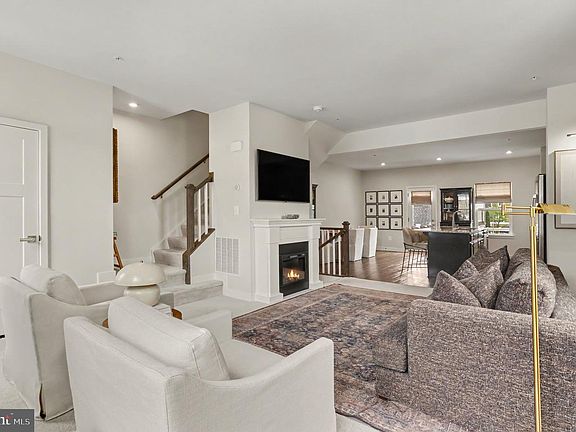 3rd image of 6416 Falconwood St