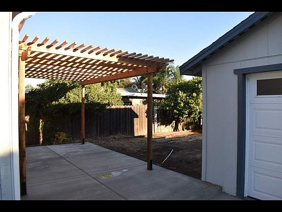 3rd image of 517 W 19th St