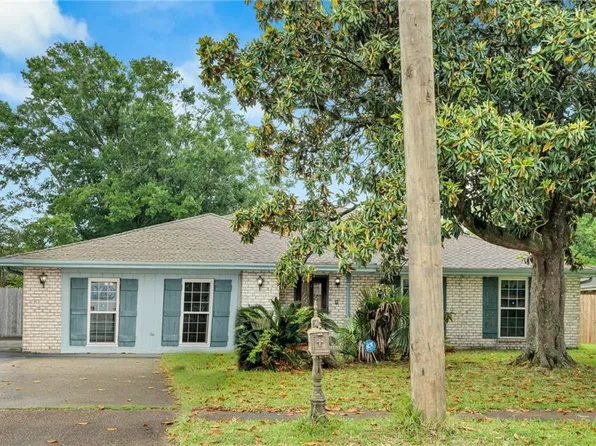 233 Colonial Club Dr, Harahan, LA 70123