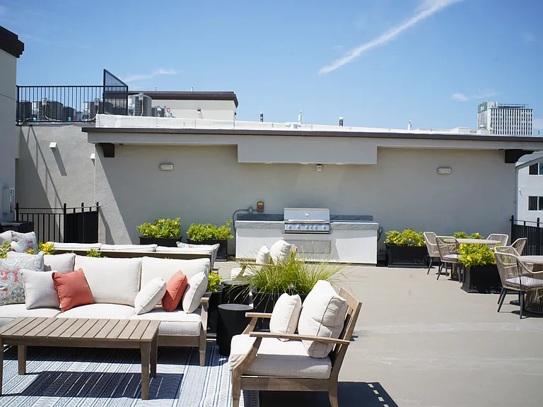 856 Gramercy Drive — Photo 4