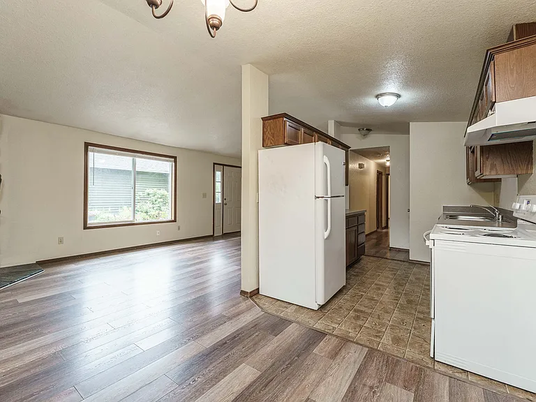 4918 Plomondon St — Photo 8
