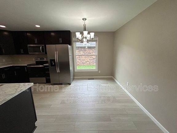 3rd image of 3535 S Jefferson Ave
