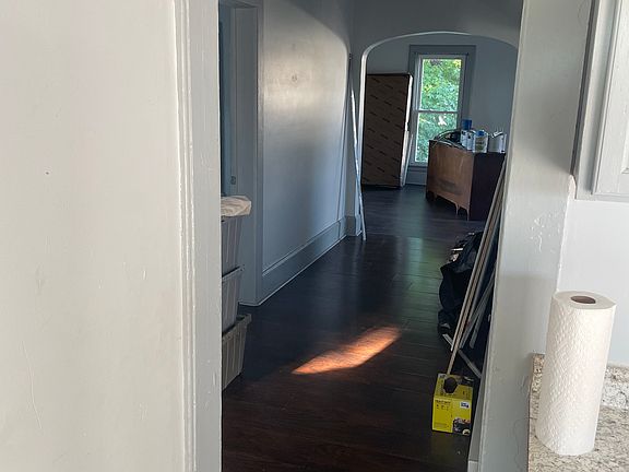3rd image of 324 1/2 S Main St
