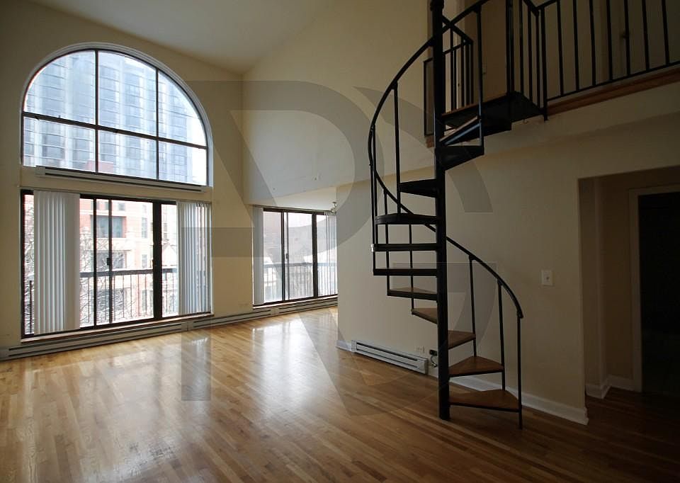 1st image of 1446 N Dearborn St #1446B5