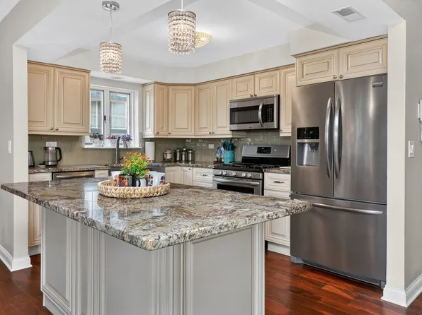1470 Jefferson St APT 308, Des Plaines, IL 60016