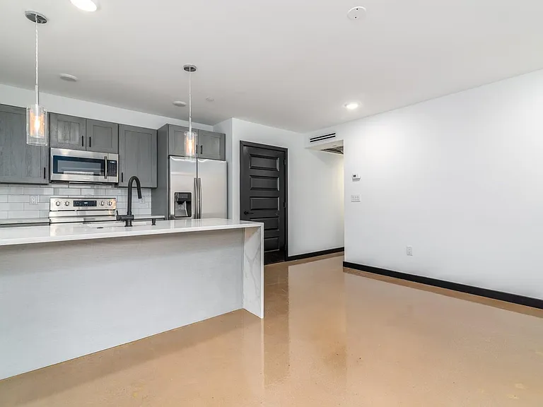 114 Richmond St #2C — Photo 2