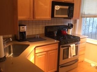1705 W Nelson St #2, Chicago, IL 60657